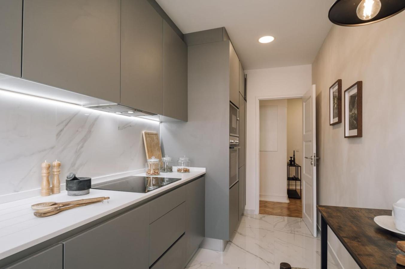 Apartment Badet - 3 Bedrooms, Office And Terrace In Alvalade *