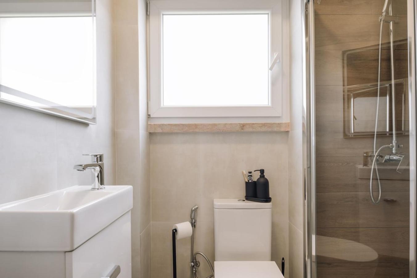 Badet - 3 Bedrooms, Office And Terrace In Alvalade Apartment *